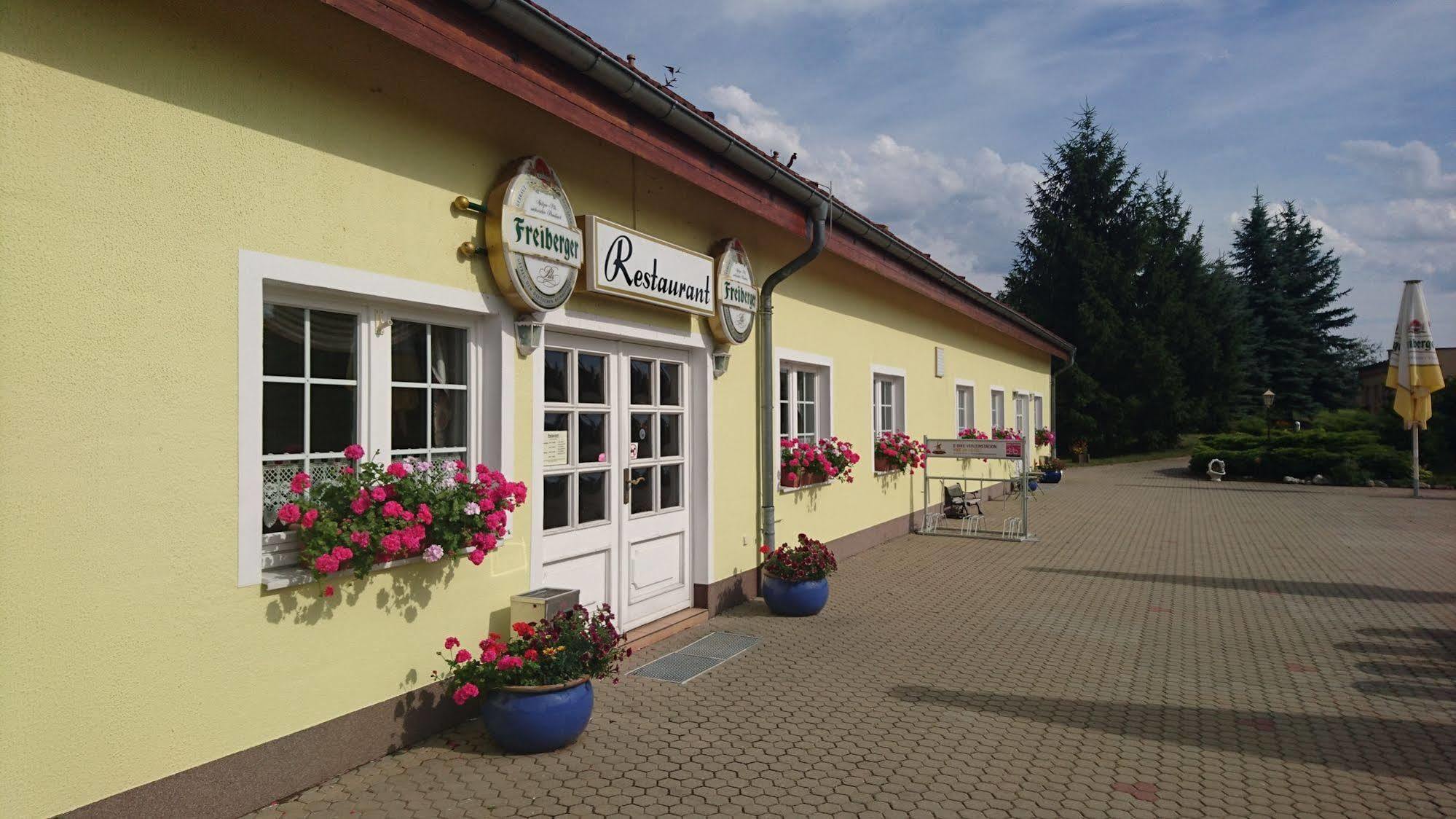 Hotel-Pension Am Muehlberg Lübbenau Extérieur photo