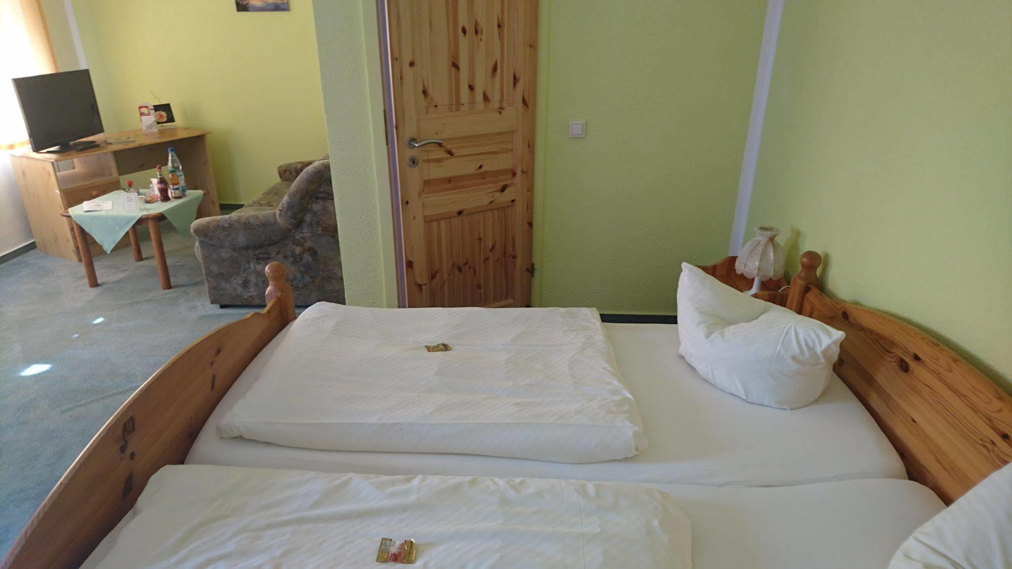 Hotel-Pension Am Muehlberg Lübbenau Extérieur photo
